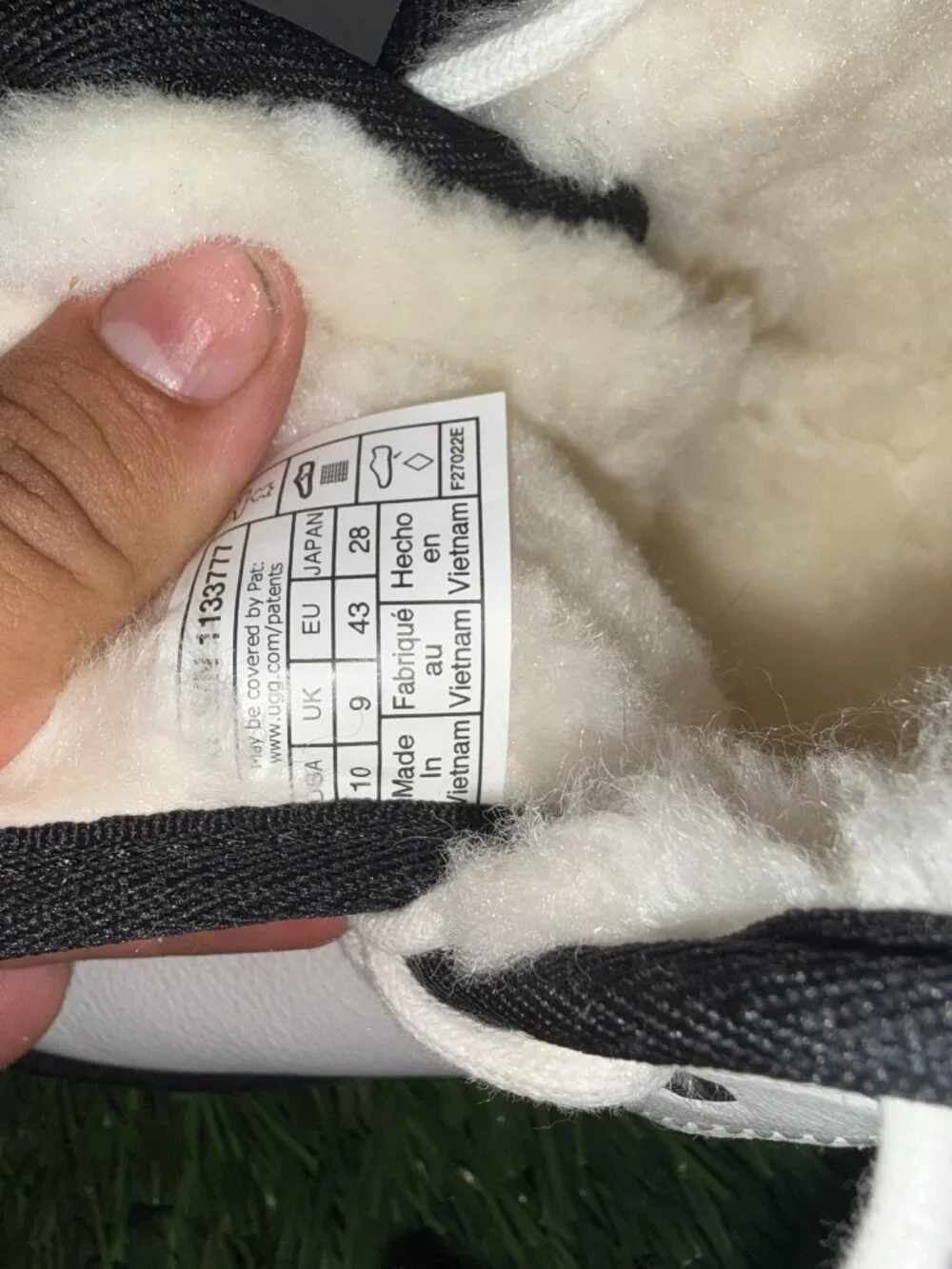 MENS NEUMAL WHITE BLACK  UGG BOOTS SIZE US 10